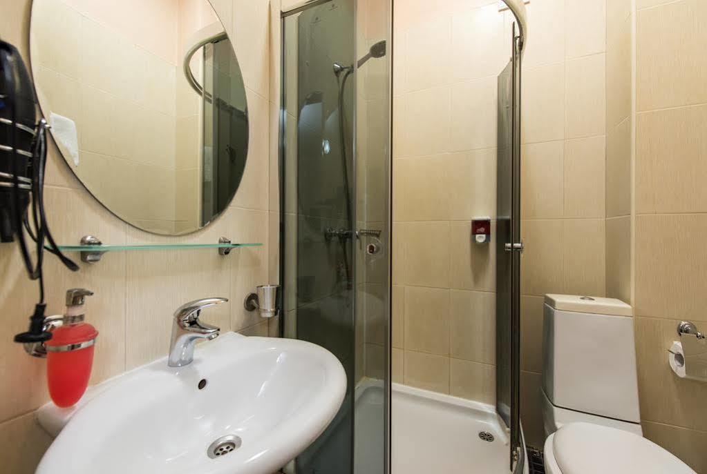 Premium Hotel แชร์นิฟซี ภายนอก รูปภาพ